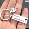 Porte-clés DIY Porte-clés A-Z Lettres anglaises Porte-clés de voiture "Drive Safe I Need You Here With Me" Couples Valentine Gift Men Women Ring