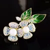 Brosches Fashion Elegant Luxury Sparkling Cubic Zirconia Emamel Flower Women High Quality Metal Pins for Clothes Smycken