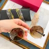 2023 occhiali da sole firmati di lusso 23 New Hualun VA2040 Small Frame Metal Hanging Chain Occhiali da sole personalizzati da donna