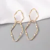 Orecchini pendenti Coreano Irregolare Hollow Geometric Twist Distortion Metallo Orecchino a goccia lungo per le donne Personalità della moda Brincos Wedding