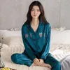 Vêtements de nuit pour femmes Automne et hiver Sexy Stripes Pyjamas Pyjama Set Satin Home Night Wear Vêtements décontractés Cardigan en soie à manches longues Pjs