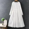 Robes décontractées été robe blanche évider femmes dentelle longue jupe col rond broderie Midi Vestidos plage épais élégant femme Boho