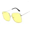 Occhiali da sole Fashion Square Ocean Color Lens Donna Vintage Specchio femmina Design Design Metal Frame Circle Glasses Mans Oculo