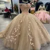 Champagne glänsande av axelpärlor Applique 3Dflower Quinceanera klänningar Bollklänning Tulle Pageant Prom Dresses Sweet 15 16