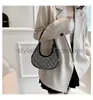 Sacs à bandoulière Bright Diamond Bag Sac pour femme 2023 Nouvelle tendance Fashion One Shoulder Underarm Bag Advanced Sense Small Crossbody Bagsstylishhandbagsstore