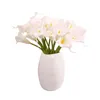 装飾的な花10PCSエレガントなポータブルDIYフローラルウェディングデコレーション軽量偽のカラリリー人工花プラスチックミニブーケ