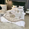 Ensembles de literie Blanc Luxe Européen Royal Or Broderie 60S Satin Et Coton Ensemble Housse De Couette Drap De Lit Ou Taies D'oreiller Ajustées 230802