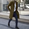 Trench da uomo Cappotto Primavera e autunno Colletto alla coreana in lana Decorazione con fibbia in metallo Tasca a mezza quaresima Casual Trend Slim