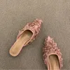Тапочки французский дизайн заостренные пальцы на низком каблуке Baotou Women 2023 Summer Sweet Flate Flat Low Sleepper Syster обувь