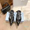 Designer Womens Sexy Sandales à talons hauts Femmes Chaussures habillées en cuir Talon Sandel