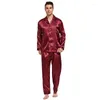 Mäns sömnkläder Tonycandice Satin Silk Pyjama Set Men Pyjamas Slpwear Sexig modern stil mjuk mysig nattklänning sommar