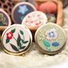Kinesiska stilprodukter älskar DIY -spegel broderi Flower Makeup Handarbetet Nätverk Cross Stitch Handgjorda Sewing Art Craft R230803