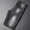 Jeans pour hommes Tendances d'été Mode Hommes Rétro Noir Gris Épissé Élastique Déchiré Court Peint Designer Hip Hop Denim Shorts