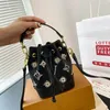 Lady Luxury Tasarımcılar Çanta Kovaları Üst Çantalar Çanta Crossbody Buck Bag Kadın Tasarımcı Tote Klasik Drawstring Omuz Cüzdan CSG2404182-12