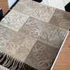Inre Mongoliet skickade rätt version av Roewe Loe Classic Tassel Old Mönster Checkerboard Jacquard Cashmere Wool Scarf sjal