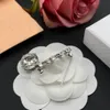 Fashion Pin Desgrer Brooch Diamond Broche for Lady Women Party Wedding Lovers Gift Engagement Smycken med låda