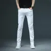 Мужские джинсы установлены Slim White 2023 Spring Classic Brand Высококачественная удобная хлопковая растяжка моды повседневные брюки