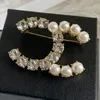 20Styles Womens Designer Brand Letter Brooches Gold Plated Silver Plated Inlay Crystal Jewelry Brooch Charm Pearl Pin Marry Christmas Party Gift Accessorie