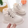 Botas Martin para niños y zapatos ligeros impermeables de cuero para niños con acolchado de algodón y botas cálidas de terciopelo.