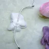 Charm-Armbänder, elegant, reinweiß, PU-Kunstleder, Orchideenblume, Nachahmung von Perlen, geflochtenes Seil, verstellbar, Damenschmuck, Geschenke