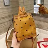 Designer Mini Rabbit Bucket Bag Femmes Exquis et Élégant Petits Sacs Corporels Casual et Polyvalent Une Épaule Portefeuille Mobile Coin Totes