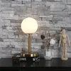 Lampade da tavolo Modern Nordic Bedroom Comodino Creative Glass Ball Luci decorative LED Simple Study Desk Light Invia lampadina E27