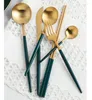 Set di stoviglie Posate da tavola di qualità e alla moda 8 pezzi Coltelli in acciaio inossidabile di lusso Forchette Dessrt Cucchiai da tavola Utensili da cucina