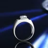 Pierścionki ślubne Hoyon Fashion Classic 1 Carat Men S. Pierścień S925 Pure Silver D Solitaire Ring Prezent z Gra Certyfikat biżuterii 230802