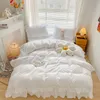 Sängkläder sätter japan stil solid färg set söt tjej ruffle spets rosa säng kjol barn täcke med kudde fodral för kvinnor 230802