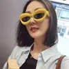 Nuovi occhiali da sole firmati di lusso 2023 Luo Yijia Lip Plate Individuality Network Red INS Same LW40097 Occhiali da sole
