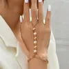 Strand Vintage Fashion Gold Colored Big Bead Artificial Pearl Chain Fingerst Bracelet For Women Feminino Punk Barroco Festival Jóias