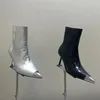 Moda 7.5cm Stiletto Topuk Kısa Botlar Tasarımcı Kadın Orijinal Deri Metal Ayak Toka Dekorasyonu Klasik Yan Fermuar Gümüş Pırlanta Desen Yarım Çizme