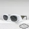 2023 Novo designer de luxo Pjia 23 novos óculos de sol feminino líquido vermelho mesmo estilo placa de armação poligonal personalizada Óculos de sol SPR66W