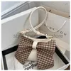 ショルダーバッグBaobao Women's 2023 New Fashion Autumn/Winter Bow Tie One Shoulder Body Bag Bag