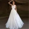 Öppna ryggsapplikationer V Neck Wedding Dress Lace Up Backless Tulle Bridal Wedding Gown Lager Dresses For Bride
