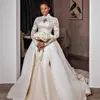 Abito da sposa a sirena taglie forti Arabo Aso Ebi Abito da sposa alto con collo alto Abiti a maniche lunghe Abiti Arabo africano Treno affascinante Abiti da sposa formali