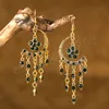 Orecchini pendenti con strass colorati lunghi etnici vintage per le donne Gioielli con orecchini a forma di luna con fiore creativo color oro