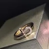 Band Ringen ontwerper Mode U-vormige 8-lijns Hoefijzer Ring Brede en Smalle Volledige Diamant V-Goud Verguld 18K Rose Goud Paar GKIO