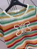 T-shirt pour femme Designer CE Family's 23 Summer New Rainbow Contrast Knitted Hollow Top avec technologie de broderie 3D, à la mode et polyvalent I3B5