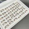 30pcs luxe hommes 8mm Koa bois incrusté hommes et femmes dôme poli en acier inoxydable bague de fiançailles hommes bague de mariage bijoux cadeau en gros