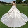 Seksowna iluzja 3D kwiaty koronkowa suknia ślubna z krótkim rękawem miękka satyna formalna kaplica pociąg ślubny ślubny