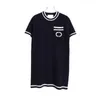Женская футболка дизайнер G Семейство высококачественная вязаная круглая шея с черно-белым контрастным цветом для похудения.