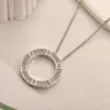 Partihandel 8 Style High-End Designer Brand Pendant Halsband Kvinnor Geometri Circle Halsband Rostfritt stål Guldpläterad silvertröja Kedja inlagd kristallsmycken