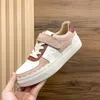 2024 Designer Women Sneakers Leer Leer Casual schoenen Zwart Witte mode Ademende zakelijke casual sneaker retro lage casual hardloopschoenen maat 34-40