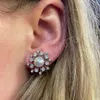Chic Simulated Pealörhängen för kvinnor Estetiska snöflingorformade studörhängen med CZ Elegant Sweet Girls Ear smycken