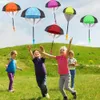 Jouets de sport 123pcs Lancer à la main Parachute Jouets volants pour enfants Jeux de plein air éducatifs Divertissement sportif Jeu sensoriel 230803