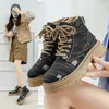 Haut haut toile chaussures pour femmes 2023 Niche à la mode mince bottes courtes semelle épaisse vêtements de travail en plein air bottes courtes moto bottes