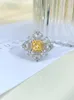 Klusterringar S925 Silver 1 Fat Square 6 Yellow Diamond Ring for Women's Ins Fashion Big