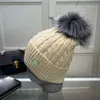 Женское зимнее тепло, конфеты дизайнеры дизайнеров шапки шапки для пары на открытом воздухе. Путешествие 70% шерсть 30% кролика