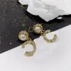 Högkvalitativ guldörhängen Stud C Earing Luxury Women Ccity Diamond Pearl Earring Designer Jycken Kvinna 6534